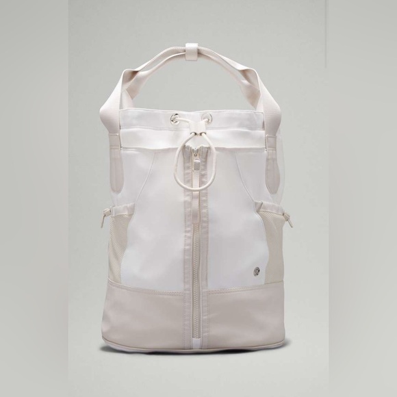 Lululemon Tennis Rally Bag 21L
White / White Opal - Picture 1 of 11